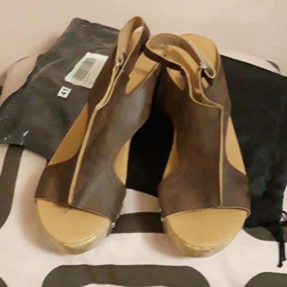 Athletifit Women Wedge Cut-out Sandal Faux Leather - Picture 7 of 8